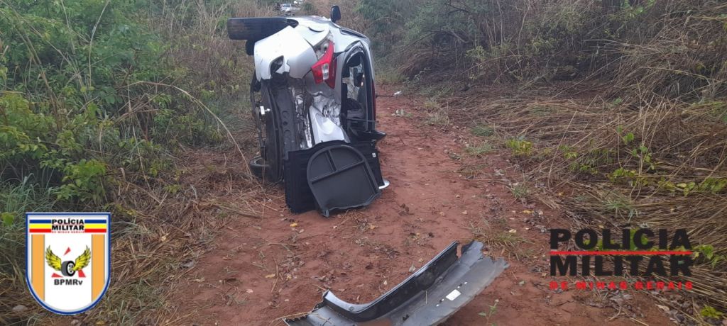 Condutor Escapa Ileso De Acidente Ap S Ve Culo Capotar Na Rodovia Mg