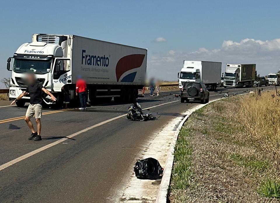 Motociclista morre em grave acidente na BR-146 | Patos Agora - A notícia no seu tempo - https://patosagora.net
