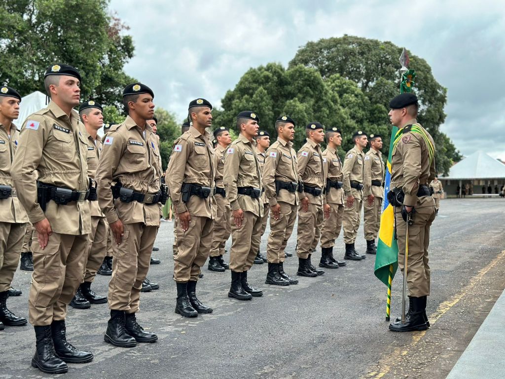 Sessenta e dois soldados de 2ª Classe recebem boina no Curso de Formação de Soldados | Patos Agora - A notícia no seu tempo - https://patosagora.net