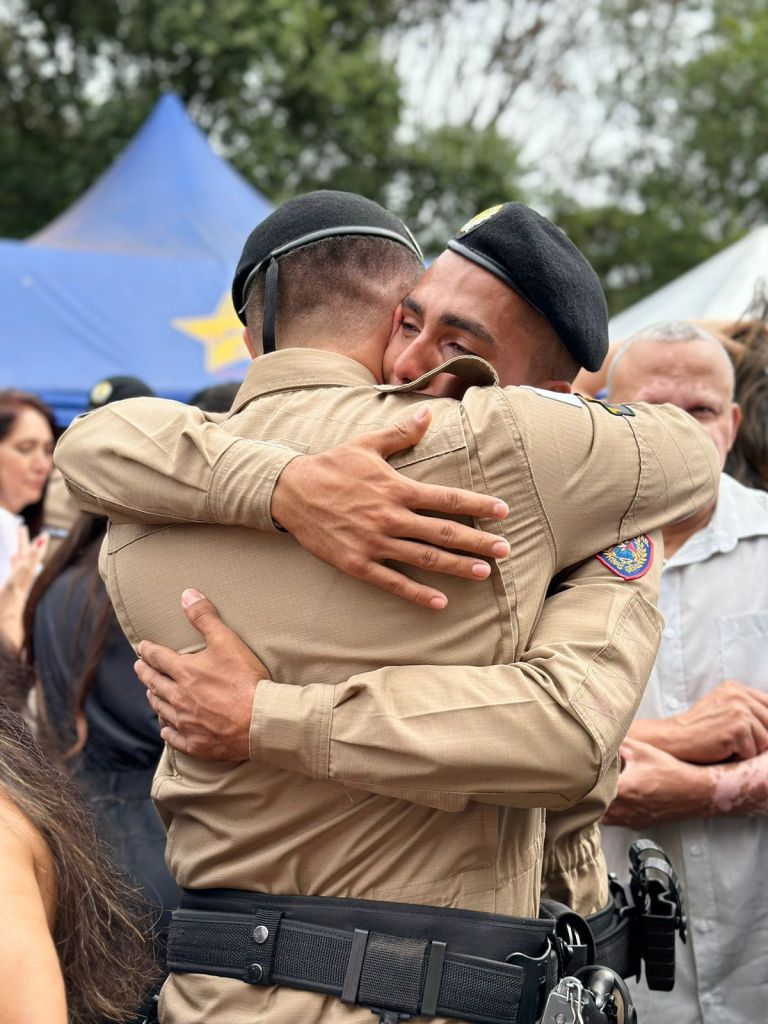 Sessenta e dois soldados de 2ª Classe recebem boina no Curso de Formação de Soldados | Patos Agora - A notícia no seu tempo - https://patosagora.net