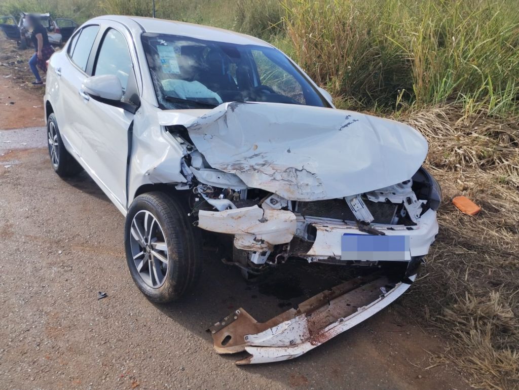 Acidente entre três veículos deixou feridos na BR-365 | Patos Agora - A notícia no seu tempo - https://patosagora.net