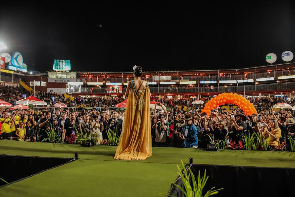 Nathália Porto é coroada Rainha Nacional do Milho 2024 em uma noite inesquecível! | Patos Agora - A notícia no seu tempo - https://patosagora.net