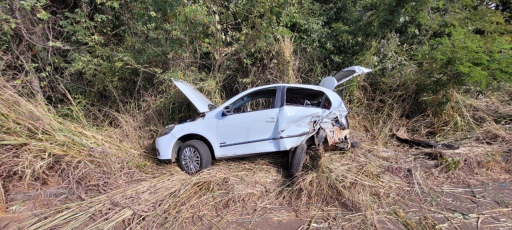 Cachorro morto na pista provoca grave capotamento de dois veículos na MGC-251 | Patos Agora - A notícia no seu tempo - https://patosagora.net