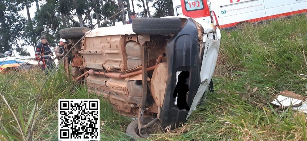 Passageiro morre após veículo capotar na rodovia MG-230; condutor foi preso por embriaguez | Patos Agora - A notícia no seu tempo - https://patosagora.net