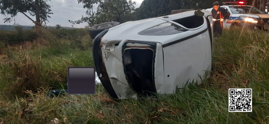 Passageiro morre após veículo capotar na rodovia MG-230; condutor foi preso por embriaguez | Patos Agora - A notícia no seu tempo - https://patosagora.net