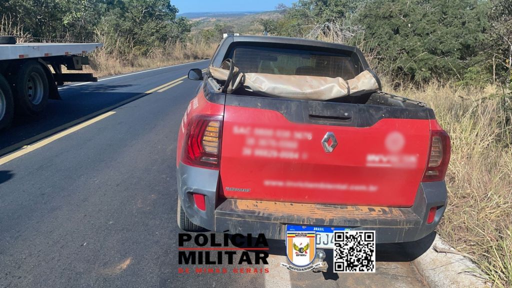 Ultrapassagem em local proibido provoca acidente entre três veículos na MGC-410 | Patos Agora - A notícia no seu tempo - https://patosagora.net