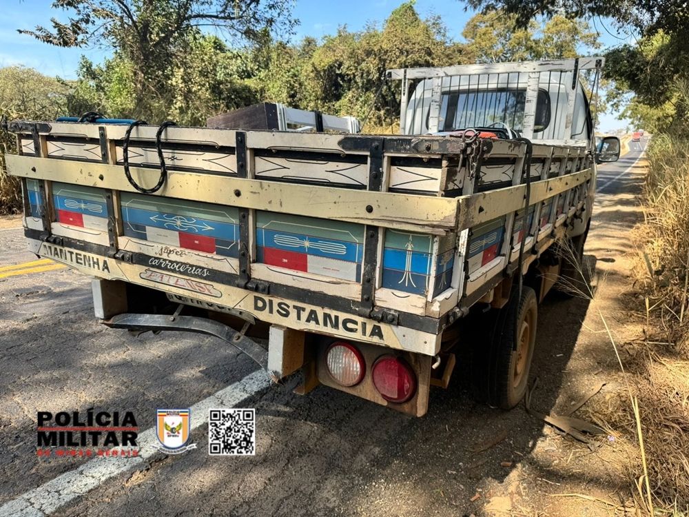 Acidente entre carreta, carro e caminhonete deixa condutora ferida na rodovia MG-230 | Patos Agora - A notícia no seu tempo - https://patosagora.net