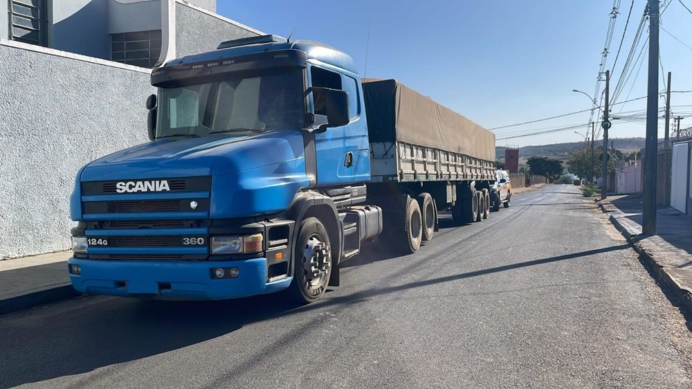 PM prende integrantes de quadrilha e recupera 1.500 sacas de café roubadas em Monte Carmelo | Patos Agora - A notícia no seu tempo - https://patosagora.net