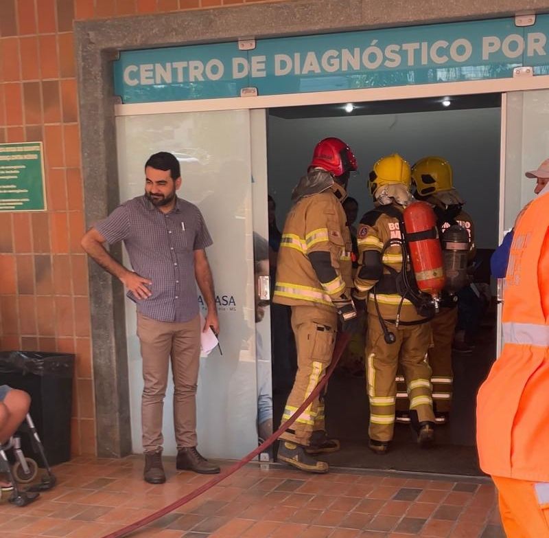 Corpo de Bombeiros realiza simulado de rota de emergência na Santa Casa de Patrocínio | Patos Agora - A notícia no seu tempo - https://patosagora.net