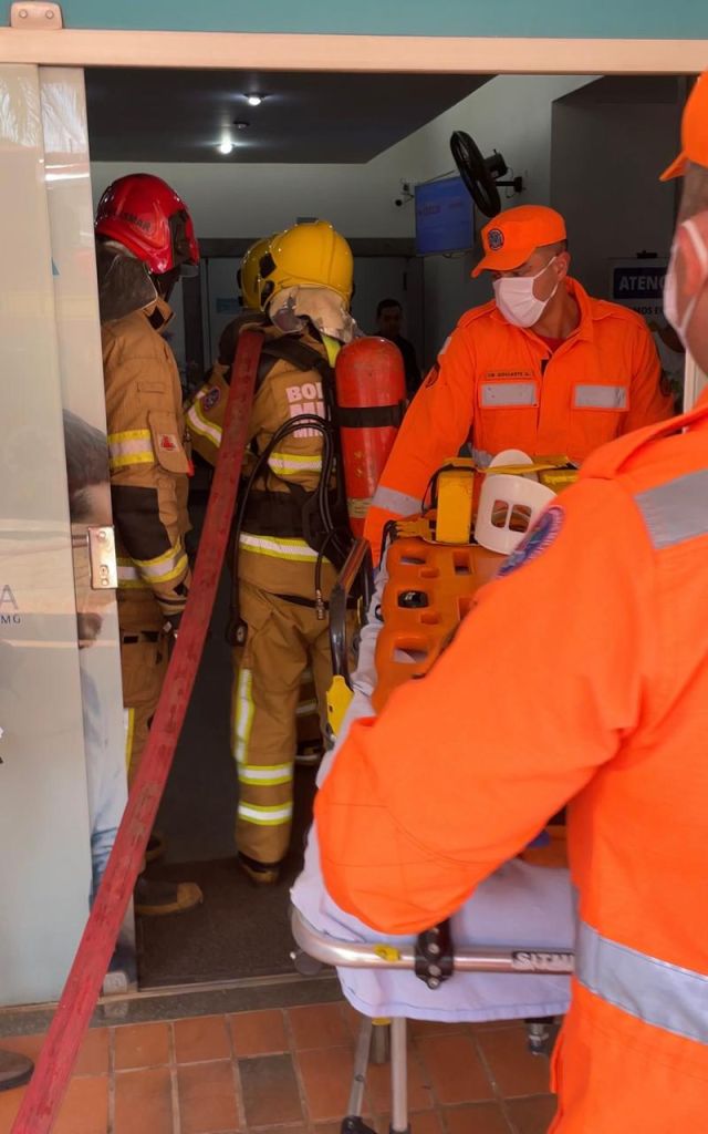 Corpo de Bombeiros realiza simulado de rota de emergência na Santa Casa de Patrocínio | Patos Agora - A notícia no seu tempo - https://patosagora.net