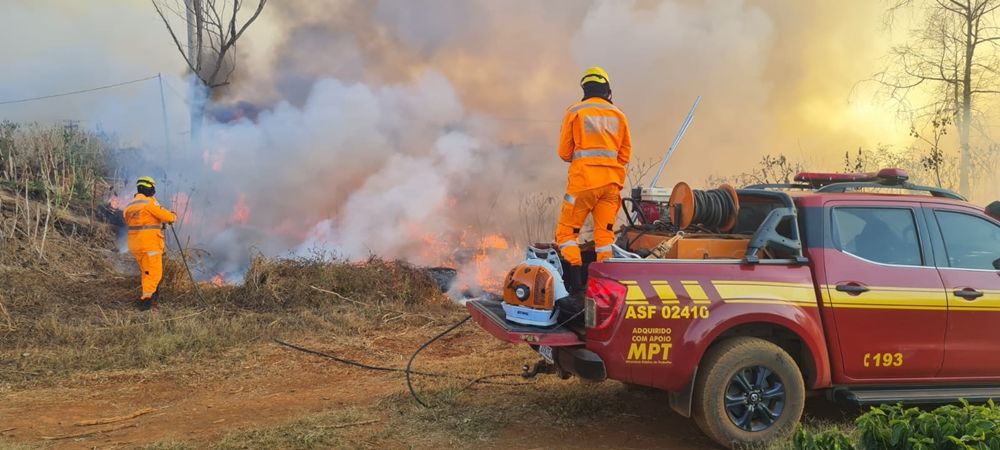 Bombeiros atendem mais um grande incêndio na área rural de Patos de Minas | Patos Agora - A notícia no seu tempo - https://patosagora.net