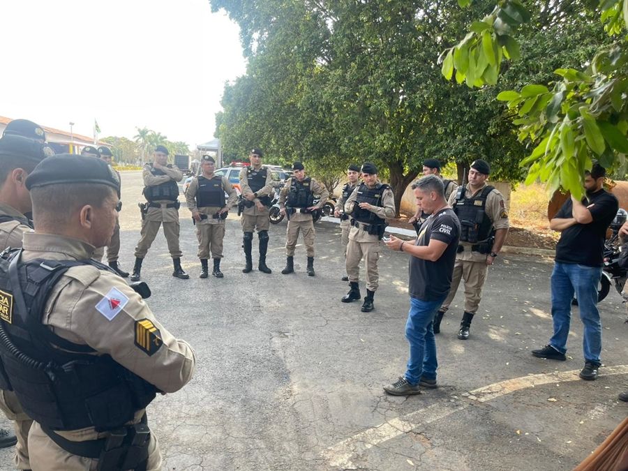 Operação Controle: Polícia Civil e Militar apreendem drogas e armas de grosso calibre em Patos de Minas | Patos Agora - A notícia no seu tempo - https://patosagora.net