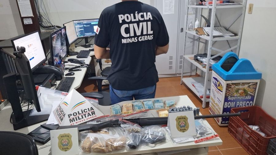 Operação Controle: Polícia Civil e Militar apreendem drogas e armas de grosso calibre em Patos de Minas | Patos Agora - A notícia no seu tempo - https://patosagora.net