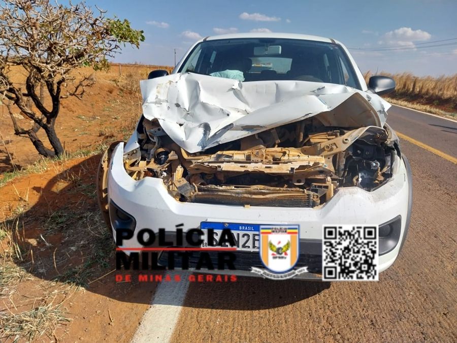 Condutor embriagado colide na traseira de trator conduzido por motorista inabilitado e ambos acabam presos na MGC-352 | Patos Agora - A notícia no seu tempo - https://patosagora.net