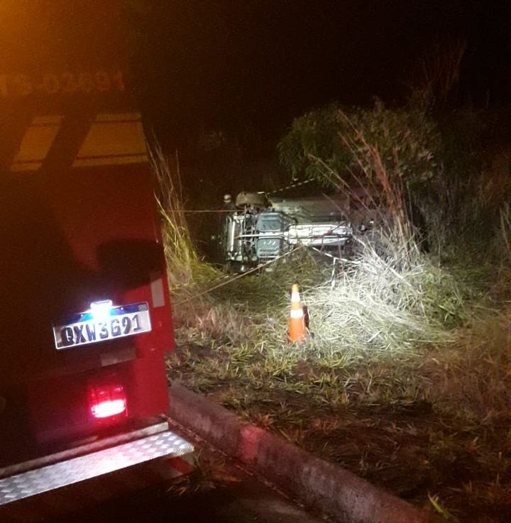 Condutor morre em tombamento de veículo na MG-462, em Patrocínio | Patos Agora - A notícia no seu tempo - https://patosagora.net