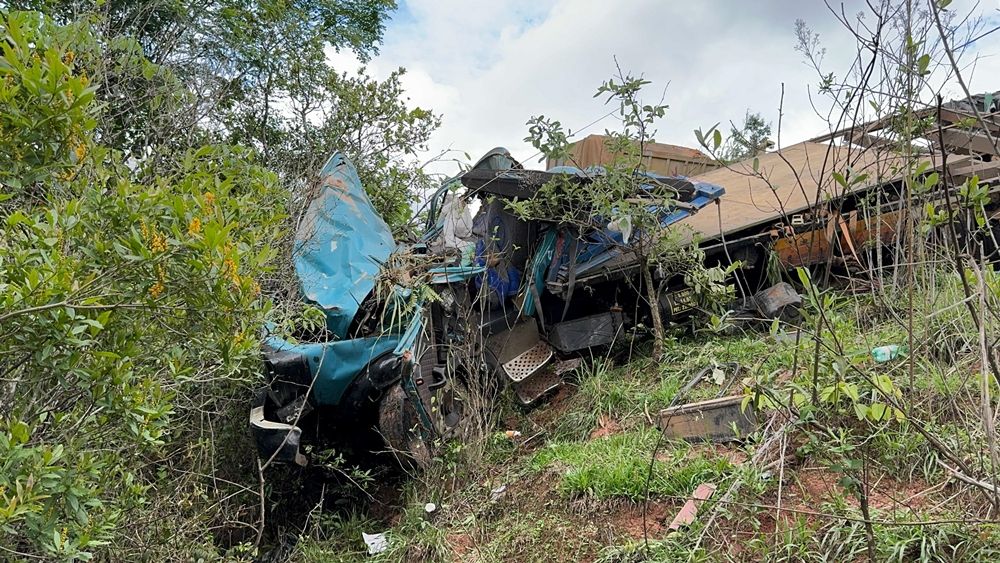 Motorista morre em grave acidente envolvendo dois veículos de carga na rodovia MGC-354 | Patos Agora - A notícia no seu tempo - https://patosagora.net