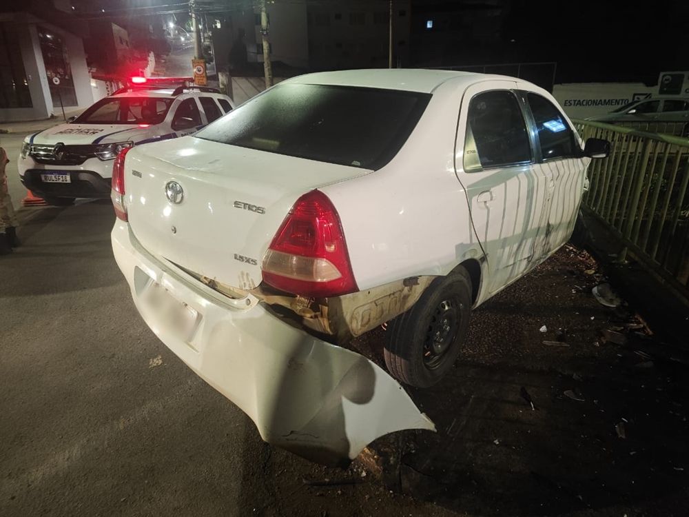 Condutor com sintomas de embriaguez é preso após colidir em veículo na Av. Fátima Porto | Patos Agora - A notícia no seu tempo - https://patosagora.net