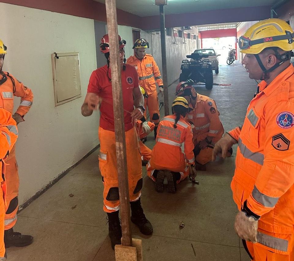 Bombeiros realizam treinamento para enfrentar deslizamentos e águas rápidas | Patos Agora - A notícia no seu tempo - https://patosagora.net