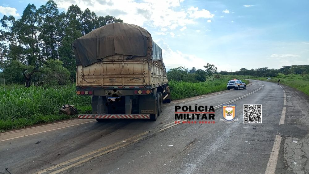 Condutor morre e quatro pessoas ficam feridas em colisão frontal entre carro e carreta na MG-230 | Patos Agora - A notícia no seu tempo - https://patosagora.net