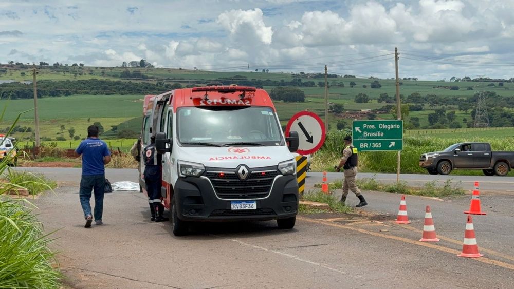 Ciclista morre em colisão com caminhão na MGC-354 | Patos Agora - A notícia no seu tempo - https://patosagora.net