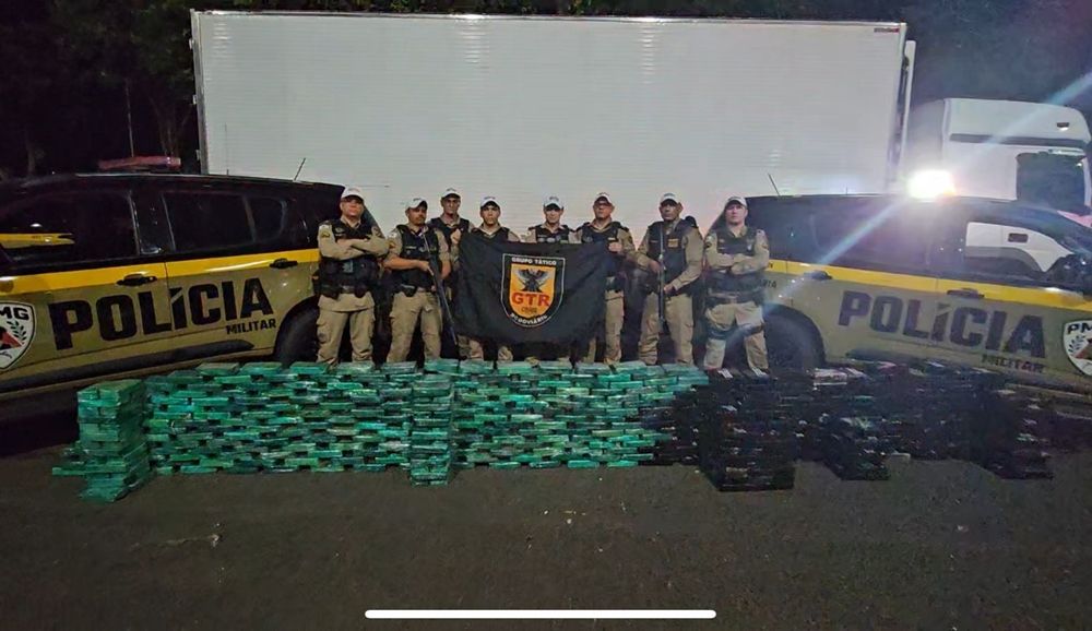 PM Rodoviária apreende mais de 520 kg de cocaína em compartimento secreto de caminhão frigorífico | Patos Agora - A notícia no seu tempo - https://patosagora.net
