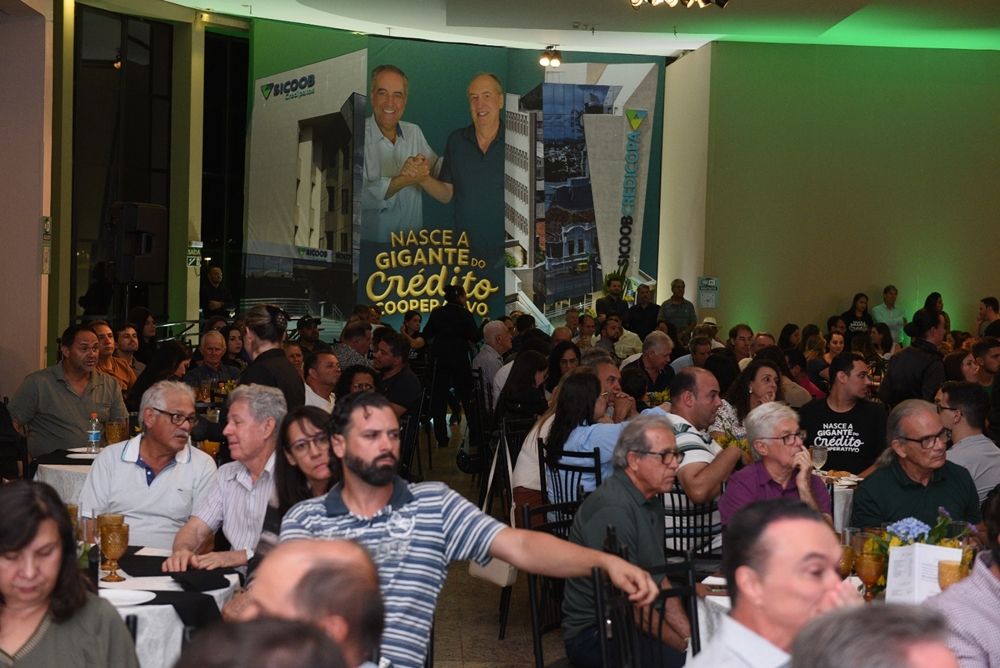 Nasce uma gigante do cooperativismo: união de forças forma uma das maiores cooperativas do Brasil | Patos Agora - A notícia no seu tempo - https://patosagora.net