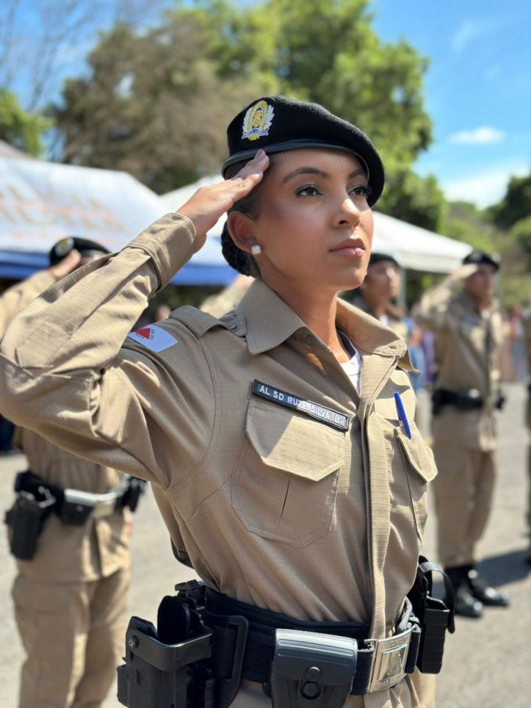Futuros soldados da PM recebem cobertura em solenidade emocionante na 10ª RPM de Patos de Minas | Patos Agora - A notícia no seu tempo - https://patosagora.net