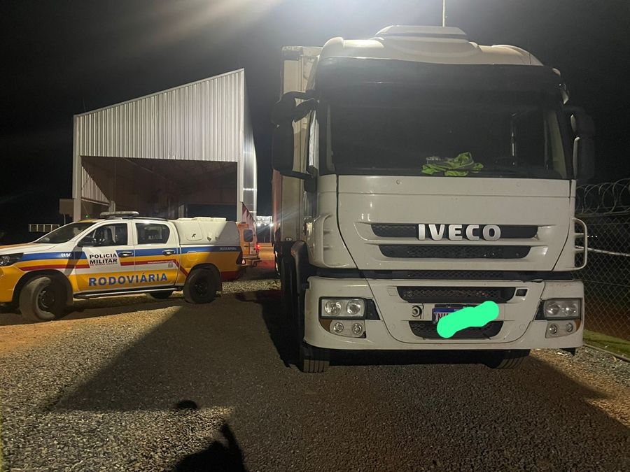 PM Rodoviária frustra furto de carga de R$ 370 mil, apreende caminhão clonado e prende motorista na BR-146 | Patos Agora - A notícia no seu tempo - https://patosagora.net