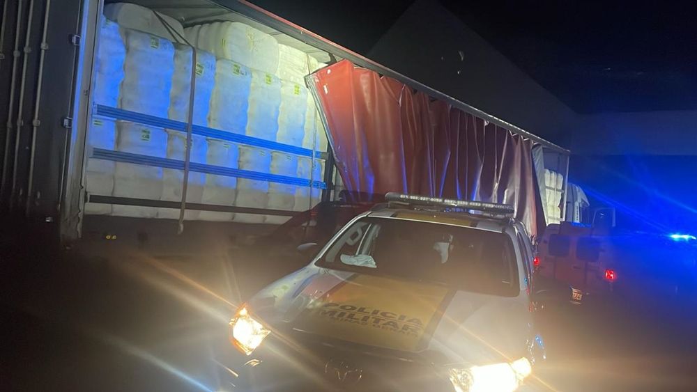 PM Rodoviária frustra furto de carga de R$ 370 mil, apreende caminhão clonado e prende motorista na BR-146 | Patos Agora - A notícia no seu tempo - https://patosagora.net