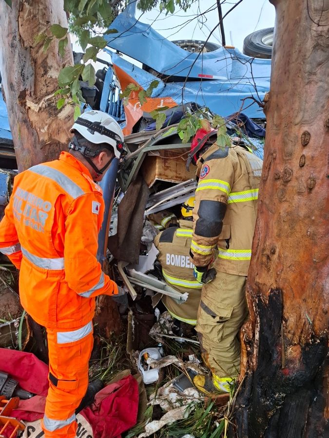 Sobe para seis o número de mortos em trágico acidente com ônibus na BR-365 | Patos Agora - A notícia no seu tempo - https://patosagora.net