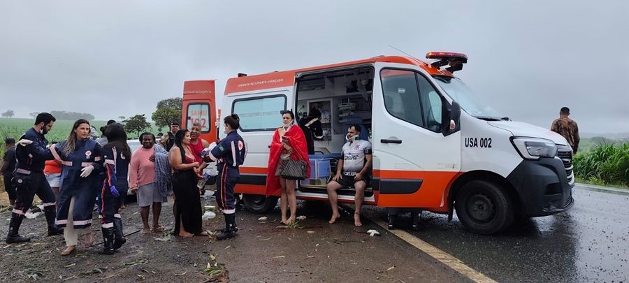 Sobe para seis o número de mortos em trágico acidente com ônibus na BR-365 | Patos Agora - A notícia no seu tempo - https://patosagora.net