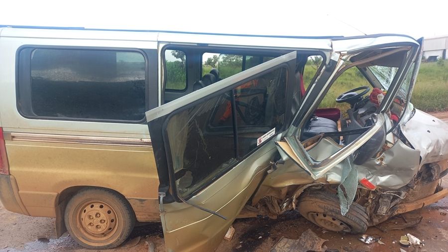 Acidente entre van de trabalhadores e carro de passeio deixa 3 mortos e 15 feridos na BR-354 | Patos Agora - A notícia no seu tempo - https://patosagora.net