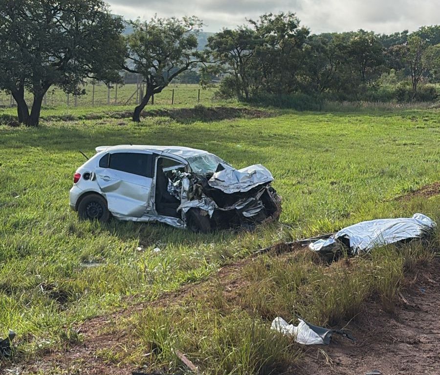 Acidente entre van de trabalhadores e carro de passeio deixa 3 mortos e 15 feridos na BR-354 | Patos Agora - A notícia no seu tempo - https://patosagora.net