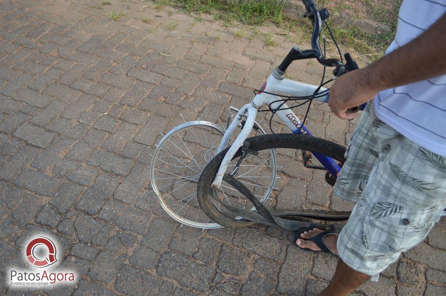 Mulher fica ferida após bicicleta perder freio na Rua Paraíba  | Patos Agora - A notícia no seu tempo - https://patosagora.net