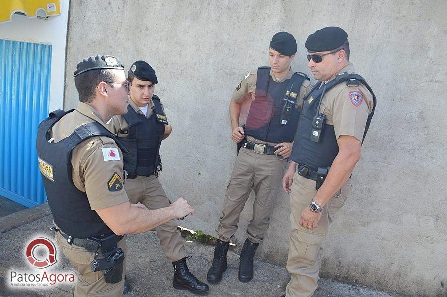 Policiais ouvem disparo e suspeito é preso com bereta após ameaçar a mulher | Patos Agora - A notícia no seu tempo - https://patosagora.net