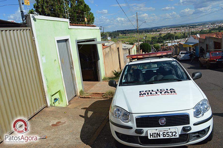 Policiais ouvem disparo e suspeito é preso com bereta após ameaçar a mulher | Patos Agora - A notícia no seu tempo - https://patosagora.net