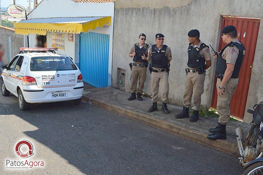 Policiais ouvem disparo e suspeito é preso com bereta após ameaçar a mulher | Patos Agora - A notícia no seu tempo - https://patosagora.net