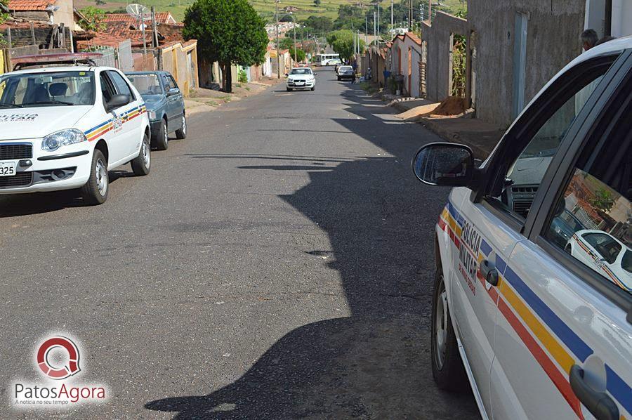 Policiais ouvem disparo e suspeito é preso com bereta após ameaçar a mulher | Patos Agora - A notícia no seu tempo - https://patosagora.net