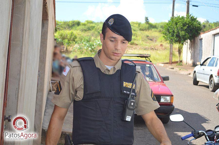 Policiais ouvem disparo e suspeito é preso com bereta após ameaçar a mulher | Patos Agora - A notícia no seu tempo - https://patosagora.net