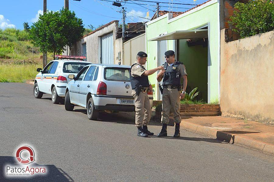 Policiais ouvem disparo e suspeito é preso com bereta após ameaçar a mulher | Patos Agora - A notícia no seu tempo - https://patosagora.net