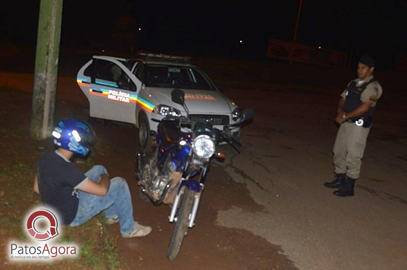 Bêbado cai de moto e ainda dorme em viatura | Patos Agora - A notícia no seu tempo - https://patosagora.net
