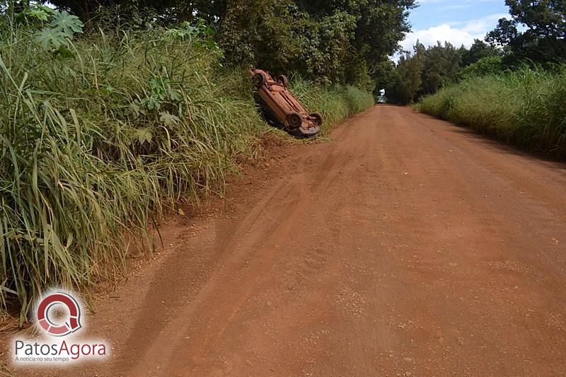 Motorista em alta velocidade acaba capotando carro na estrada de Sumaré | Patos Agora - A notícia no seu tempo - https://patosagora.net