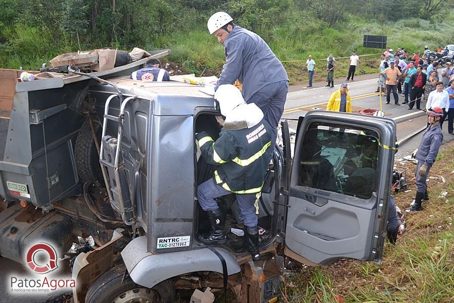 Grave acidente deixa mortos e feridos na BR-354 próximo do Aguinaldo das Pamonhas | Patos Agora - A notícia no seu tempo - https://patosagora.net