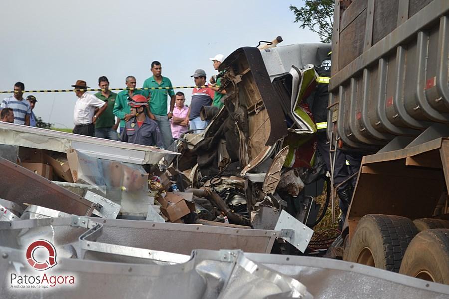 Grave acidente deixa mortos e feridos na BR-354 próximo do Aguinaldo das Pamonhas | Patos Agora - A notícia no seu tempo - https://patosagora.net