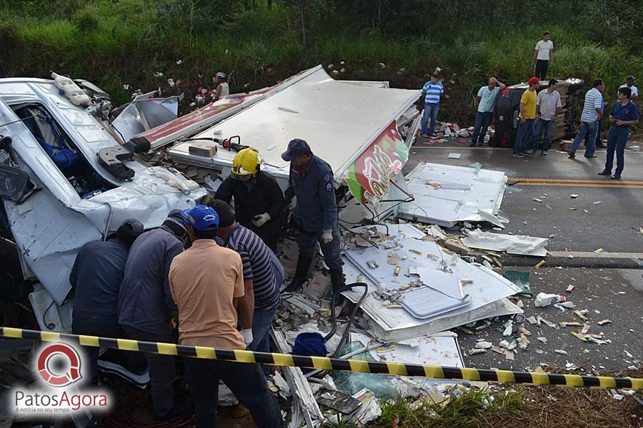 Grave acidente deixa mortos e feridos na BR-354 próximo do Aguinaldo das Pamonhas | Patos Agora - A notícia no seu tempo - https://patosagora.net