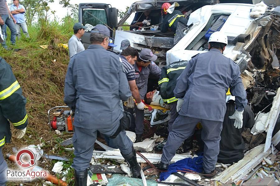 Grave acidente deixa mortos e feridos na BR-354 próximo do Aguinaldo das Pamonhas | Patos Agora - A notícia no seu tempo - https://patosagora.net