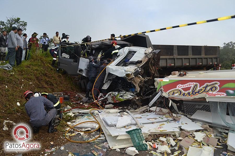 Grave acidente deixa mortos e feridos na BR-354 próximo do Aguinaldo das Pamonhas | Patos Agora - A notícia no seu tempo - https://patosagora.net