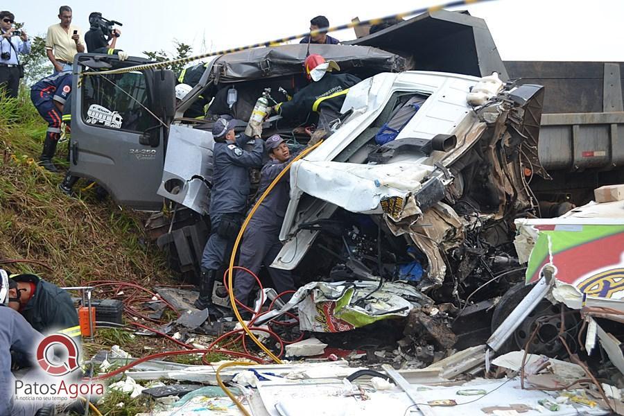 Grave acidente deixa mortos e feridos na BR-354 próximo do Aguinaldo das Pamonhas | Patos Agora - A notícia no seu tempo - https://patosagora.net