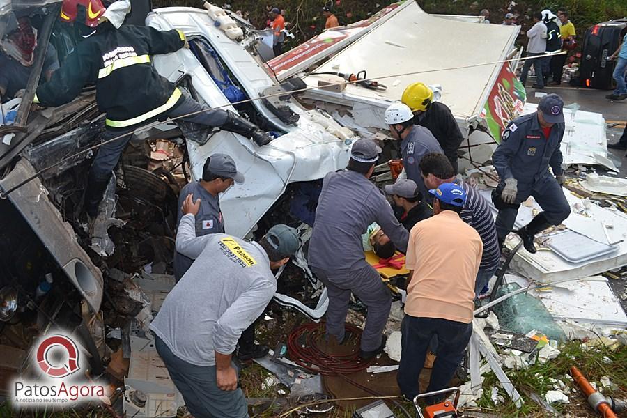 Grave acidente deixa mortos e feridos na BR-354 próximo do Aguinaldo das Pamonhas | Patos Agora - A notícia no seu tempo - https://patosagora.net