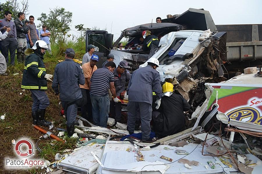 Grave acidente deixa mortos e feridos na BR-354 próximo do Aguinaldo das Pamonhas | Patos Agora - A notícia no seu tempo - https://patosagora.net